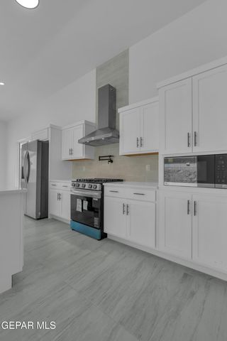 5664 DESERT CALICO Avenue, El Paso, TX 79934