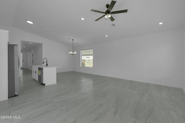 5664 DESERT CALICO Avenue, El Paso, TX 79934