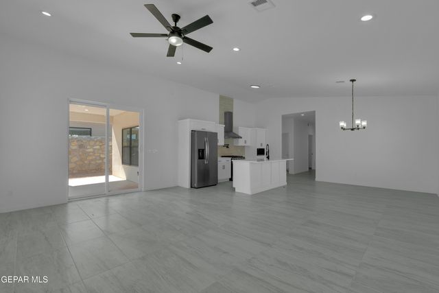 5664 DESERT CALICO Avenue, El Paso, TX 79934