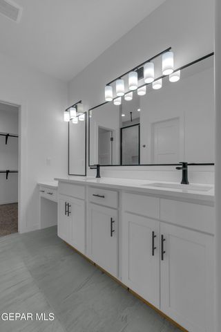 5664 DESERT CALICO Avenue, El Paso, TX 79934