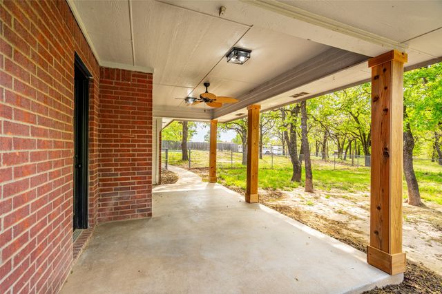 685 County Road 3673, Paradise, TX 76073