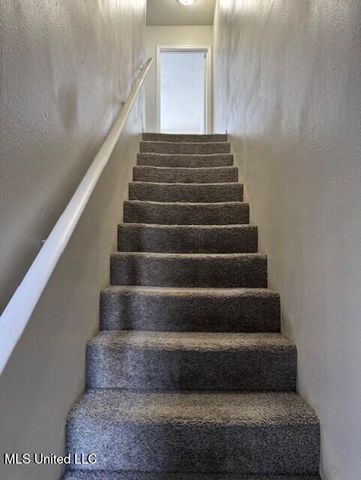 2823 Bienville Boulevard, Ocean Springs, MS 39564