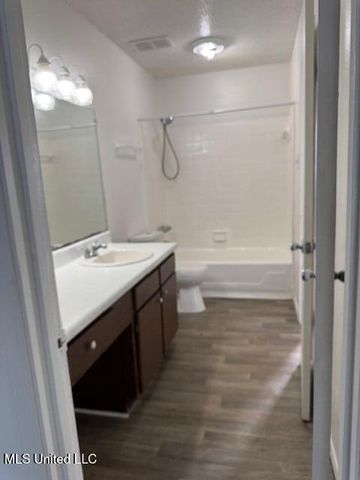 2823 Bienville Boulevard, Ocean Springs, MS 39564