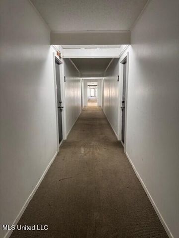 2823 Bienville Boulevard, Ocean Springs, MS 39564