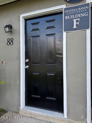 2823 Bienville Boulevard, Ocean Springs, MS 39564