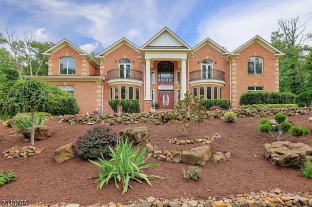 41 Mareu Dr, Watchung Boro, NJ 07069