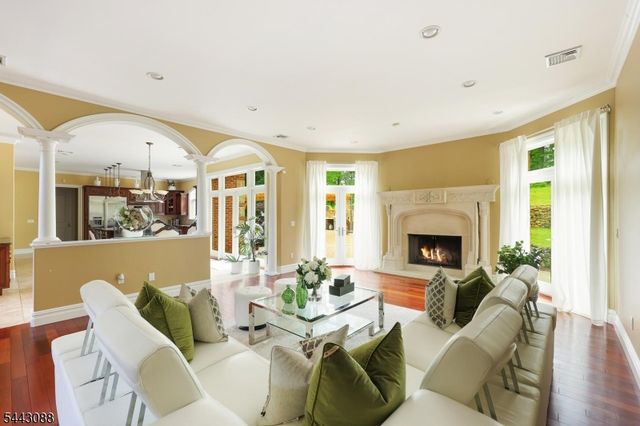 41 Mareu Dr, Watchung Boro, NJ 07069