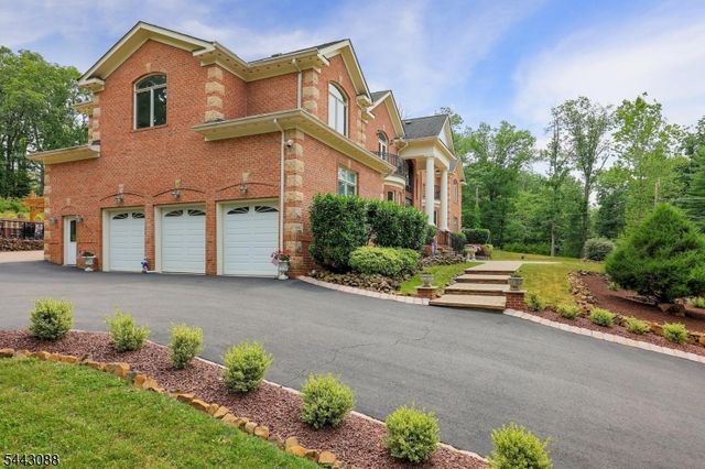41 Mareu Dr, Watchung Boro, NJ 07069