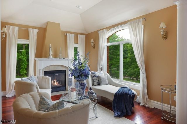 41 Mareu Dr, Watchung Boro, NJ 07069