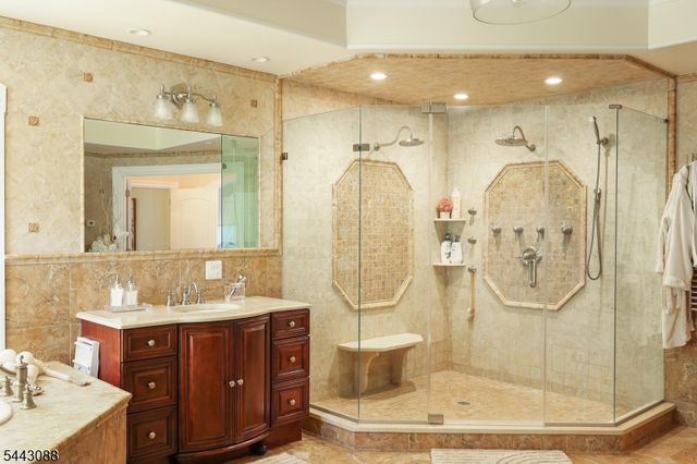 41 Mareu Dr, Watchung Boro, NJ 07069