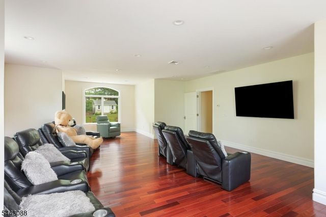 41 Mareu Dr, Watchung Boro, NJ 07069