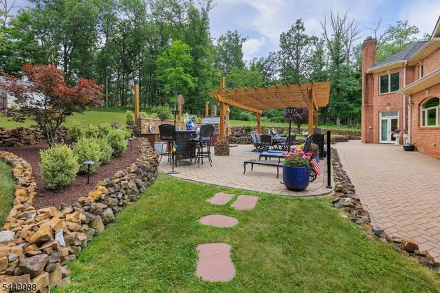 41 Mareu Dr, Watchung Boro, NJ 07069