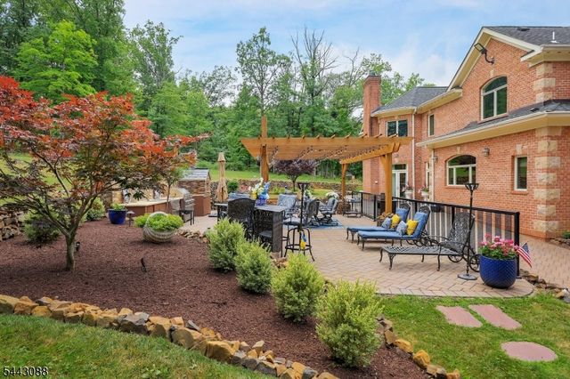 41 Mareu Dr, Watchung Boro, NJ 07069