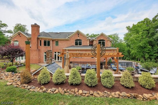 41 Mareu Dr, Watchung Boro, NJ 07069