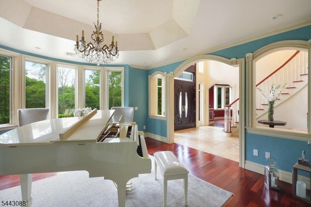 41 Mareu Dr, Watchung Boro, NJ 07069