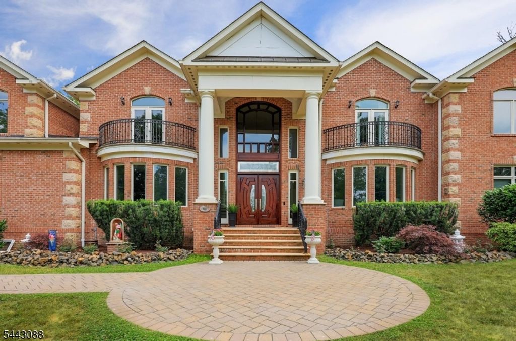 41 Mareu Dr, Watchung Boro, NJ 07069