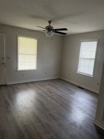 225 Rebel Hill St, Mcminnville, TN 37110