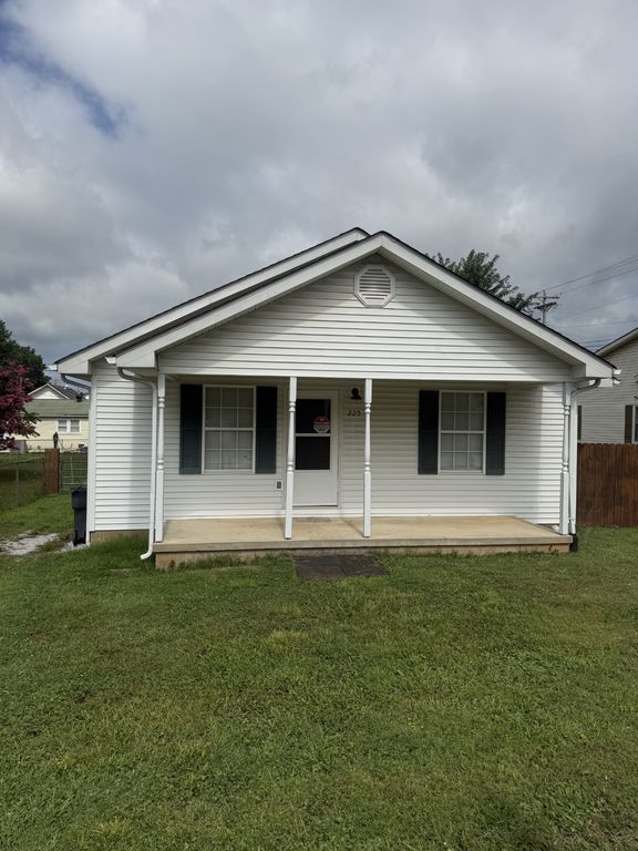 225 Rebel Hill St, Mcminnville, TN 37110