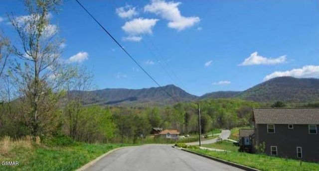 144 Burning Oaks Dr Drive, Sevierville, TN 37876