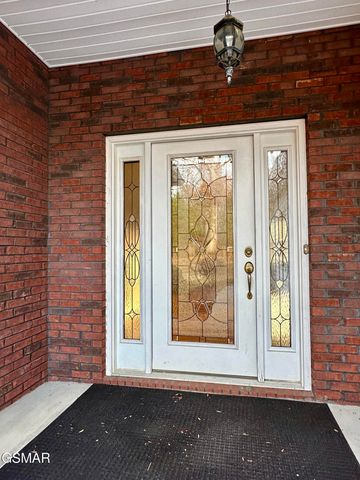 144 Burning Oaks Dr Drive, Sevierville, TN 37876