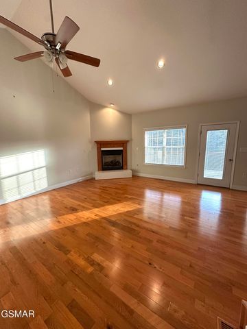 144 Burning Oaks Dr Drive, Sevierville, TN 37876