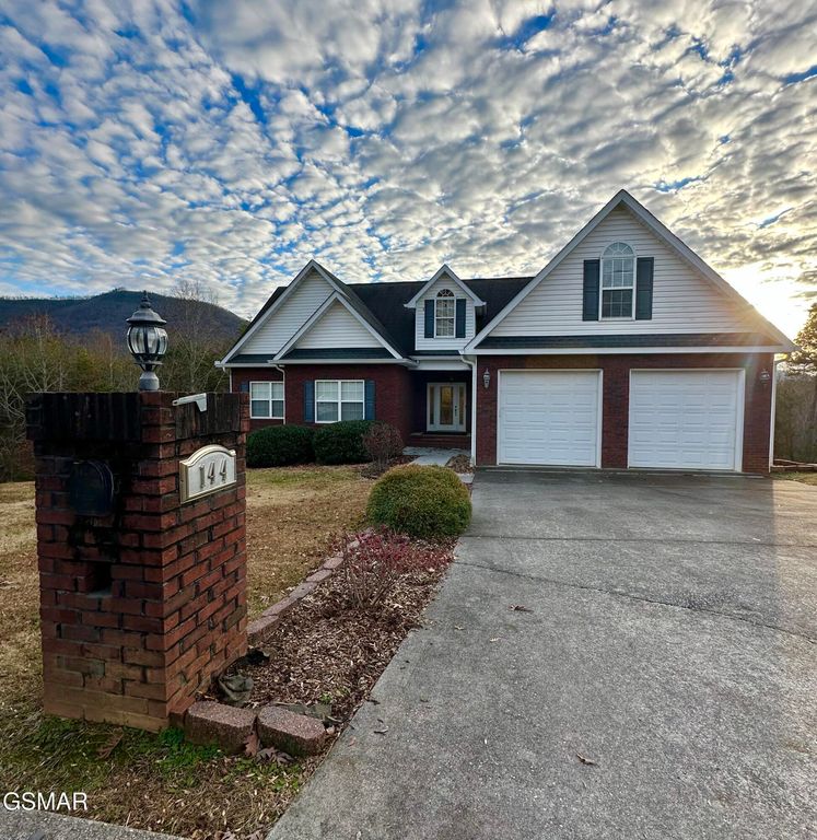 144 Burning Oaks Dr Drive, Sevierville, TN 37876