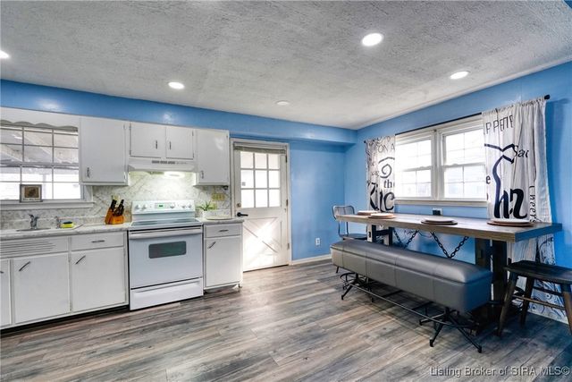 928 N Taggart Avenue, Jeffersonville, IN 47129