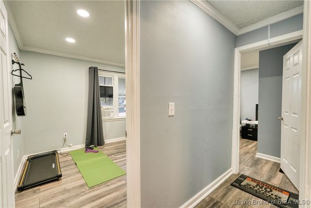 928 N Taggart Avenue, Jeffersonville, IN 47129