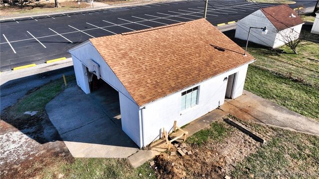 928 N Taggart Avenue, Jeffersonville, IN 47129