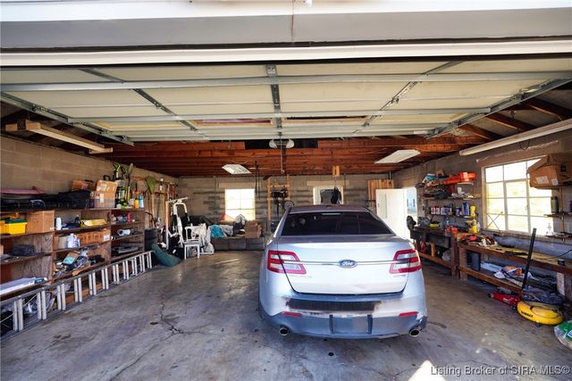 928 N Taggart Avenue, Jeffersonville, IN 47129