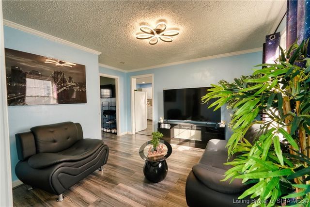 928 N Taggart Avenue, Jeffersonville, IN 47129