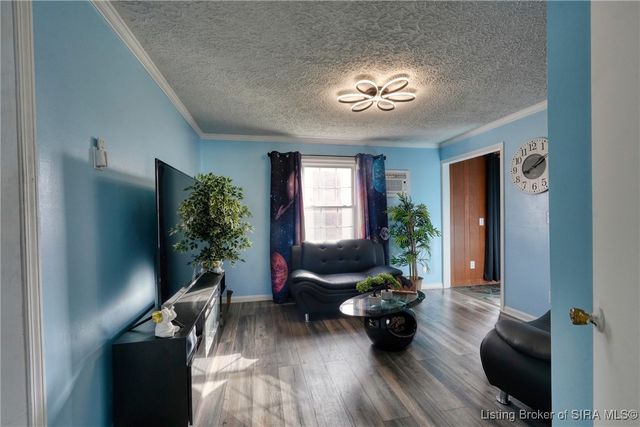 928 N Taggart Avenue, Jeffersonville, IN 47129