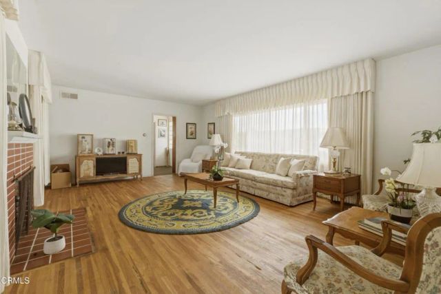 3405 Loma Vista Road, Ventura, CA 93003