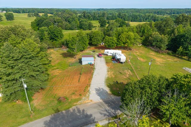 455 Darkey Springs Rd, Walling, TN 38587