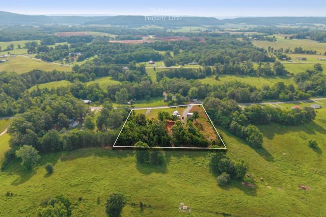 455 Darkey Springs Rd, Walling, TN 38587