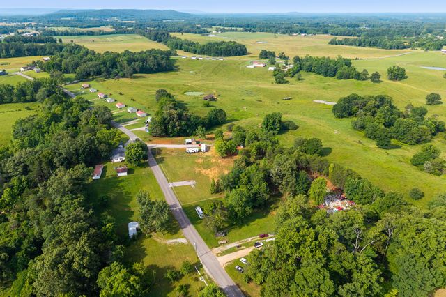 455 Darkey Springs Rd, Walling, TN 38587