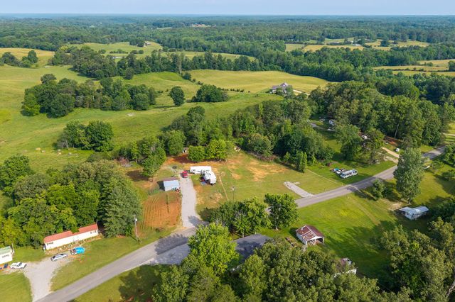 455 Darkey Springs Rd, Walling, TN 38587