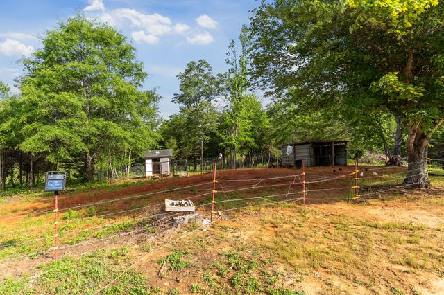455 Darkey Springs Rd, Walling, TN 38587
