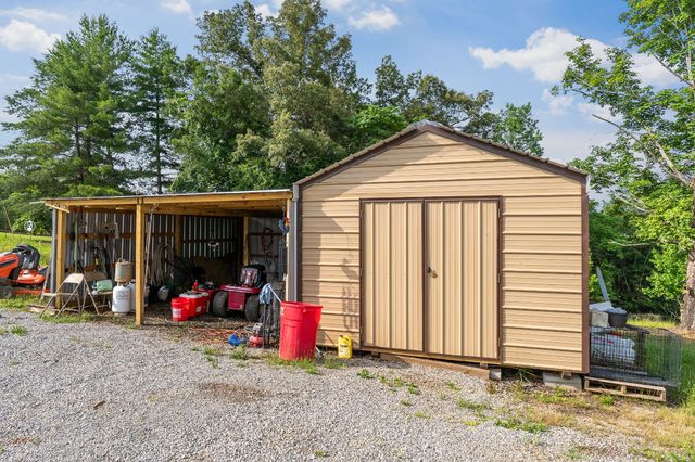 455 Darkey Springs Rd, Walling, TN 38587