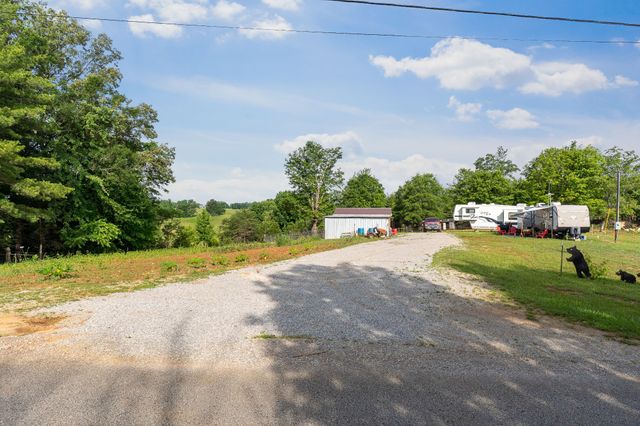 455 Darkey Springs Rd, Walling, TN 38587