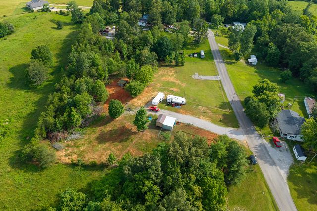 455 Darkey Springs Rd, Walling, TN 38587