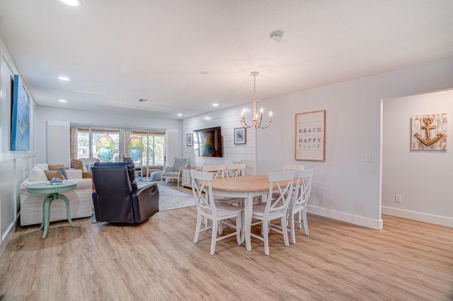 18 Aqua Ra Drive, Jensen Beach, FL 34957