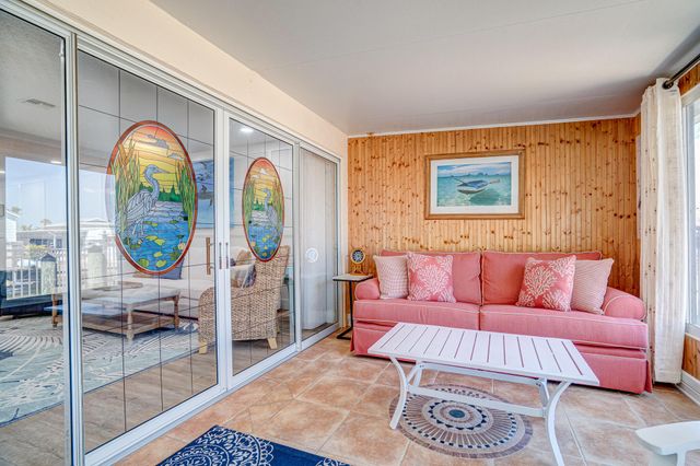 18 Aqua Ra Drive, Jensen Beach, FL 34957