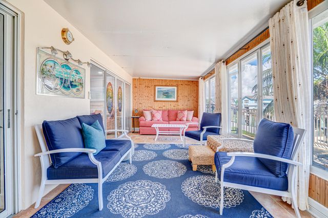 18 Aqua Ra Drive, Jensen Beach, FL 34957