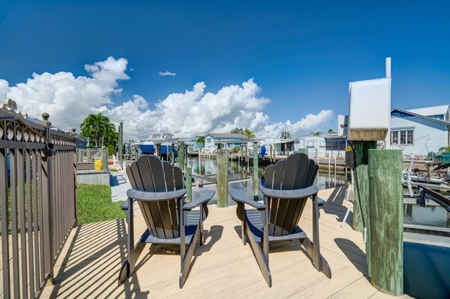 18 Aqua Ra Drive, Jensen Beach, FL 34957