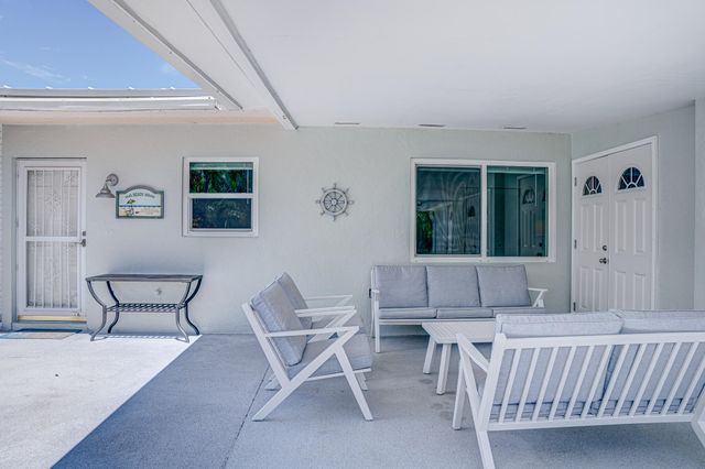 18 Aqua Ra Drive, Jensen Beach, FL 34957