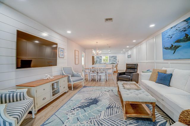 18 Aqua Ra Drive, Jensen Beach, FL 34957