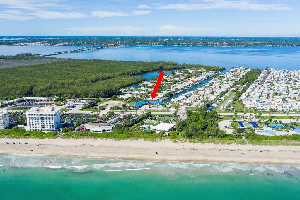 18 Aqua Ra Drive, Jensen Beach, FL 34957