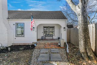 5720 W Arkansas Lane, Arlington, TX 76016