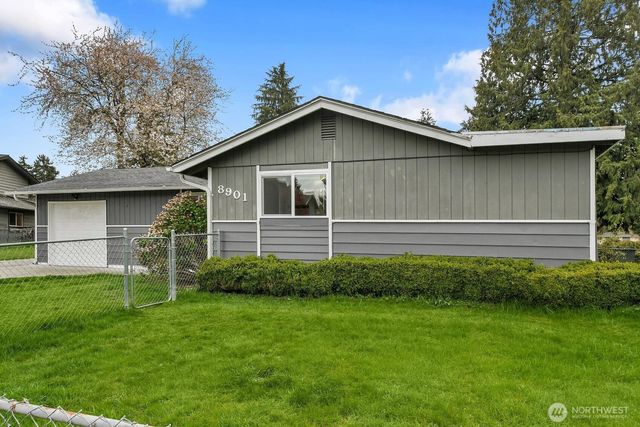 8901 Emerson Place, Everett, WA 98208